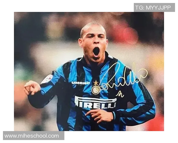 足球巨星罗纳尔多出狱重返赛场引发全球球迷热议 足球巨星罗纳尔多出狱重返赛场引发全球球迷热议